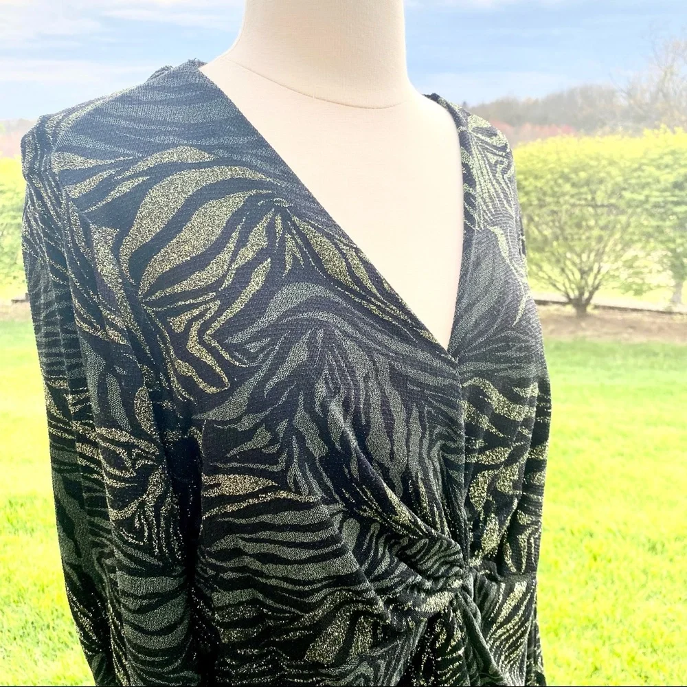 J.B.S. Ltd. Plus Size black sparkly holiday evening Top - Picture 6 of 14